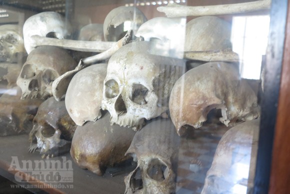 Ghê rợn bước vào “địa ngục trần gian” Tuol Sleng (P6) ảnh 15 Ghê rợn bước vào “địa ngục trần gian” Tuol Sleng (P6) ảnh 15
