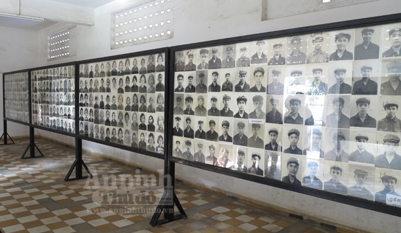 Ghê rợn bước vào “địa ngục trần gian” Tuol Sleng (P6) ảnh 14 Ghê rợn bước vào “địa ngục trần gian” Tuol Sleng (P6) ảnh 14