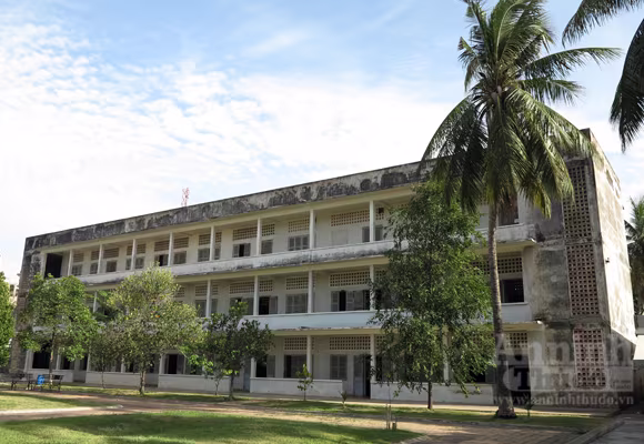 Ghê rợn bước vào “địa ngục trần gian” Tuol Sleng (P6) ảnh 4 Ghê rợn bước vào “địa ngục trần gian” Tuol Sleng (P6) ảnh 4