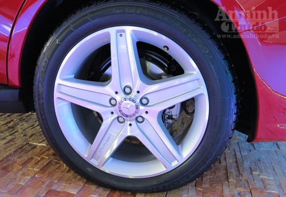 Chi tiết GLK 300- SUV bạc tỉ của Mercedes tại VN ảnh 5 Chi tiết GLK 300- SUV bạc tỉ của Mercedes tại VN ảnh 5