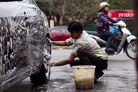 Cắt tóc, rửa xe, đánh giày hốt bạc ngày cuối năm ảnh 1 Cắt tóc, rửa xe, đánh giày hốt bạc ngày cuối năm ảnh 1