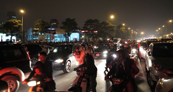 Hân hoan chào đón Giao thừa 2013 trên mọi miền Tổ quốc. ảnh 2 Hân hoan chào đón Giao thừa 2013 trên mọi miền Tổ quốc. ảnh 2