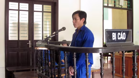 "Ma men dẫn lối", xách dao chạy khắp làng, đâm chém người ảnh 1 "Ma men dẫn lối", xách dao chạy khắp làng, đâm chém người ảnh 1