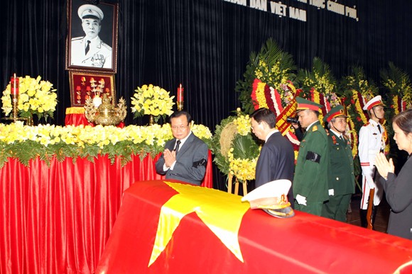 Các đồng chí lãnh đạo cao cấp tiếc thương Đại tướng Võ Nguyên Giáp ảnh 10 Các đồng chí lãnh đạo cao cấp tiếc thương Đại tướng Võ Nguyên Giáp ảnh 10