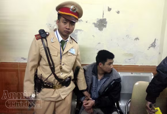 Trung úy CSGT mưu trí bắt cướp ảnh 1