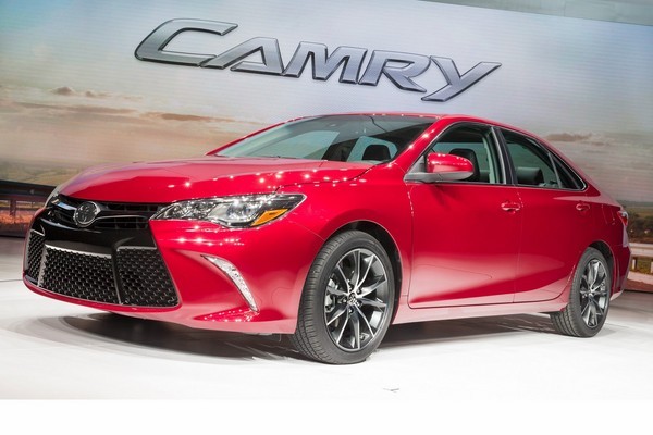 Toyota Camry 2015: Trẻ trung và "ngầu" hơn ảnh 1 Toyota Camry 2015: Trẻ trung và "ngầu" hơn ảnh 1
