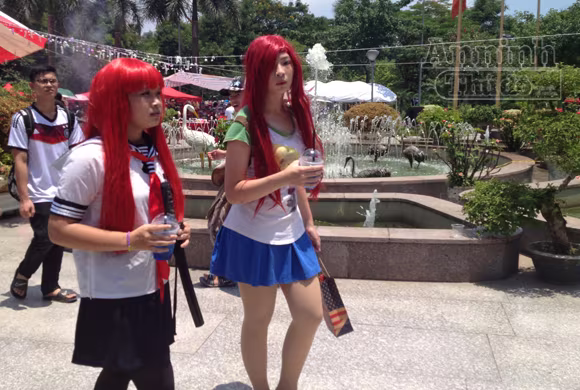 Nóng 40°C, giới trẻ Hà Nội vẫn váy áo lòa xòa, hào hứng Cosplay ảnh 12 Nóng 40°C, giới trẻ Hà Nội vẫn váy áo lòa xòa, hào hứng Cosplay ảnh 12