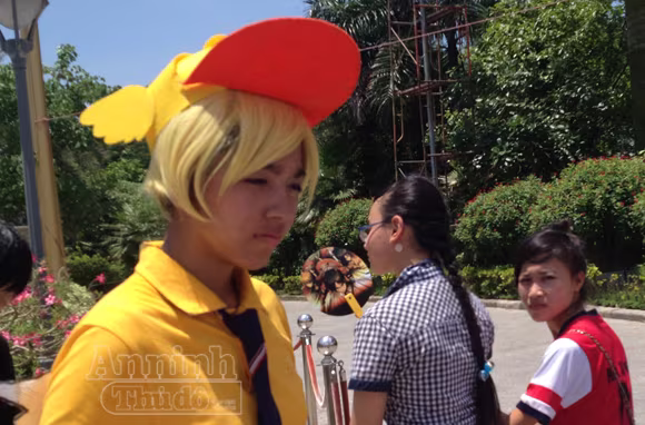 Nóng 40°C, giới trẻ Hà Nội vẫn váy áo lòa xòa, hào hứng Cosplay ảnh 13 Nóng 40°C, giới trẻ Hà Nội vẫn váy áo lòa xòa, hào hứng Cosplay ảnh 13