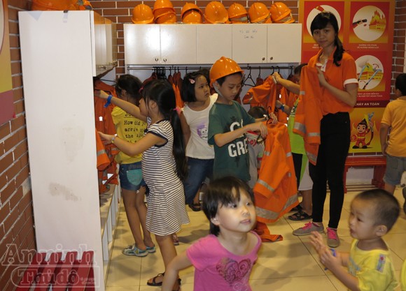 Những trò chơi thú vị làm trẻ mê mẩn ảnh 6 Những trò chơi thú vị làm trẻ mê mẩn ảnh 6