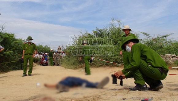 Phát hiện một thanh niên bị giết hại ven đê ảnh 1 Phát hiện một thanh niên bị giết hại ven đê ảnh 1