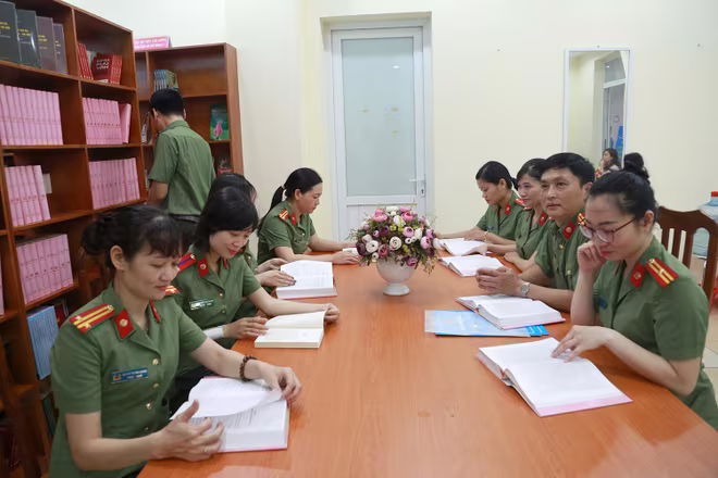 Công tác nghiên cứu khoa học, nghiên cứu lý luận trong Công an nhân dân được đẩy mạnh thông qua thực tiễn Công tác nghiên cứu khoa học, nghiên cứu lý luận trong Công an nhân dân được đẩy mạnh thông qua thực tiễn