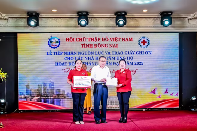 Hội chữ thập đỏ tỉnh Đồng Nai trao bảng tri ân cho đại diện Vedan Việt Nam hỗ trợ Tháng Nhân đạo 2025 Hội chữ thập đỏ tỉnh Đồng Nai trao bảng tri ân cho đại diện Vedan Việt Nam hỗ trợ Tháng Nhân đạo 2025