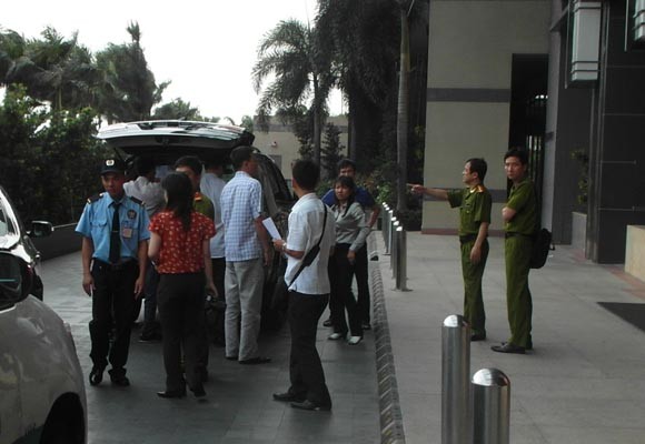"Hoa hậu quý bà thành đạt 2009" Trương Thị Tuyết Nga bị bắt ảnh 2 "Hoa hậu quý bà thành đạt 2009" Trương Thị Tuyết Nga bị bắt ảnh 2