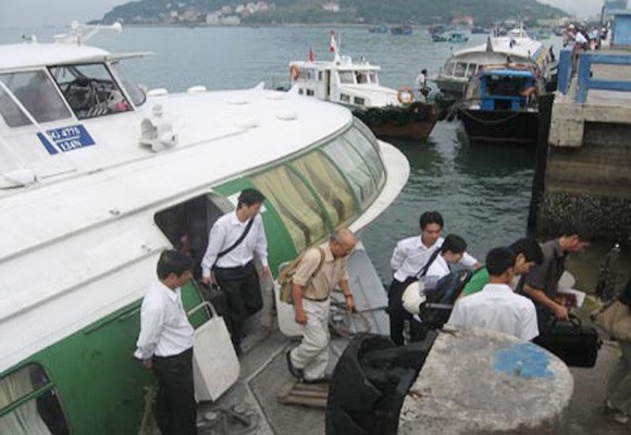 Đình chỉ tàu cánh ngầm xảy ra sự cố, làm cả trăm hành khách hoảng loạn ảnh 1 Đình chỉ tàu cánh ngầm xảy ra sự cố, làm cả trăm hành khách hoảng loạn ảnh 1