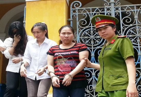 Những "kiều nữ" buôn ma túy xuyên quốc gia, hung hãn trước tòa ảnh 1 Những "kiều nữ" buôn ma túy xuyên quốc gia, hung hãn trước tòa ảnh 1