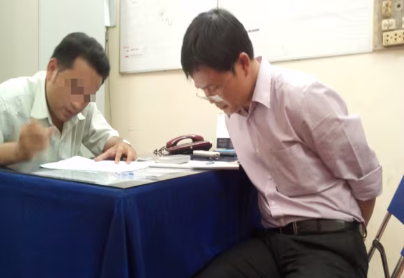 Bắt quả tang cán bộ Chi cục thuế ở TP.HCM nhận hối lộ ảnh 1 Bắt quả tang cán bộ Chi cục thuế ở TP.HCM nhận hối lộ ảnh 1