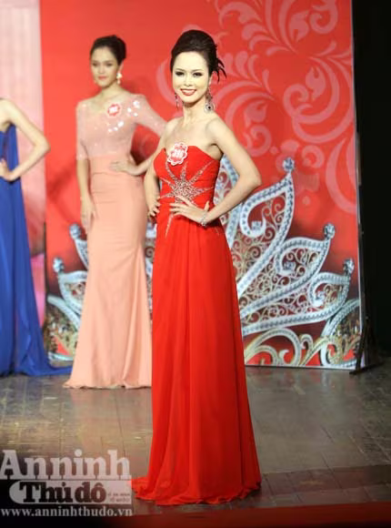 Thướt tha nhan sắc trong xiêm áo ảnh 1 Thướt tha nhan sắc trong xiêm áo ảnh 1