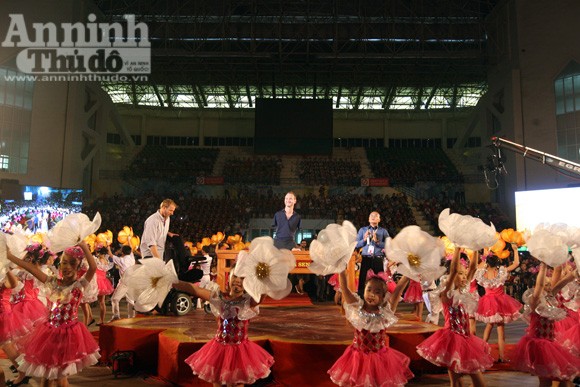 Nick Vujicic và 5.000 trẻ em có hoàn cảnh đặc biệt ảnh 3 Nick Vujicic và 5.000 trẻ em có hoàn cảnh đặc biệt ảnh 3