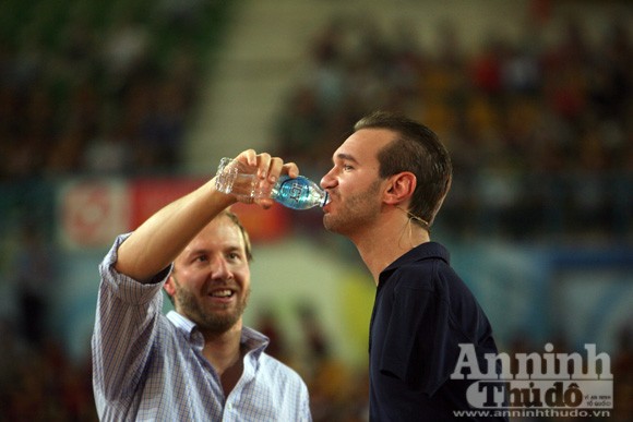 Nick Vujicic và 5.000 trẻ em có hoàn cảnh đặc biệt ảnh 4 Nick Vujicic và 5.000 trẻ em có hoàn cảnh đặc biệt ảnh 4