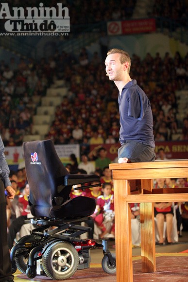 Nick Vujicic và 5.000 trẻ em có hoàn cảnh đặc biệt ảnh 7 Nick Vujicic và 5.000 trẻ em có hoàn cảnh đặc biệt ảnh 7