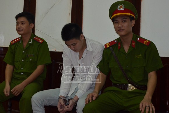 Xem phim “đen” nên nổi máu dê với bé gái ảnh 1 Xem phim “đen” nên nổi máu dê với bé gái ảnh 1