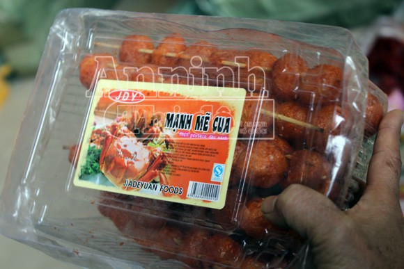 “Đột nhập” kho chứa nhiều hàng hoá độc hại ảnh 3 “Đột nhập” kho chứa nhiều hàng hoá độc hại ảnh 3