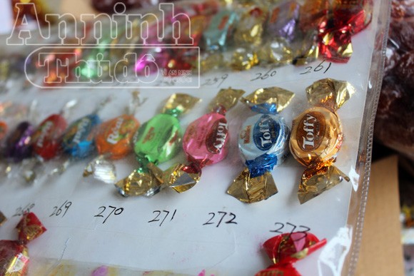 “Đột nhập” kho chứa nhiều hàng hoá độc hại ảnh 12 “Đột nhập” kho chứa nhiều hàng hoá độc hại ảnh 12