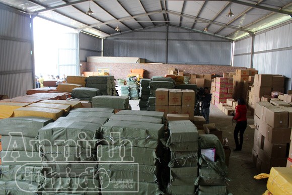 “Đột nhập” kho chứa nhiều hàng hoá độc hại ảnh 8 “Đột nhập” kho chứa nhiều hàng hoá độc hại ảnh 8