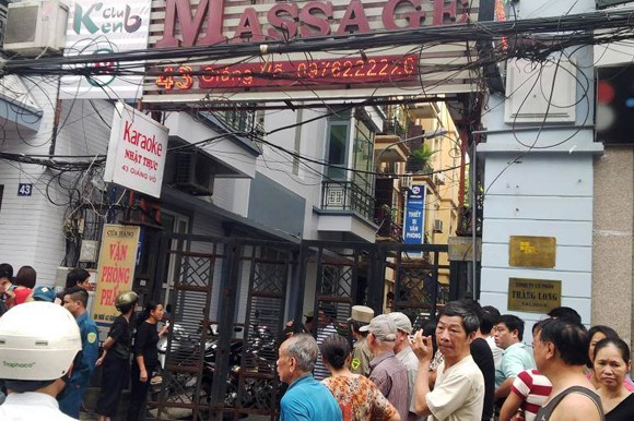 Nạn nhân cuối cùng đã được đưa ra khỏi hiện trường xảy cháy ảnh 8 Nạn nhân cuối cùng đã được đưa ra khỏi hiện trường xảy cháy ảnh 8