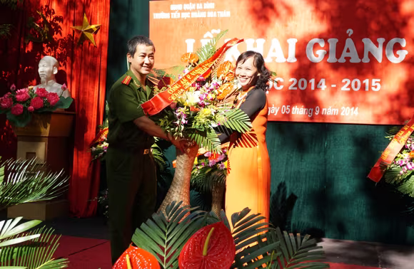 “Những bông hoa nhỏ” háo hức ngày khai trường ảnh 1