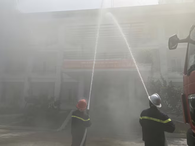 Diễn tập PCCC là biện pháp tuyên truyền trực quan, sinh động để nâng cao ý thức PCCC cho người dân Diễn tập PCCC là biện pháp tuyên truyền trực quan, sinh động để nâng cao ý thức PCCC cho người dân