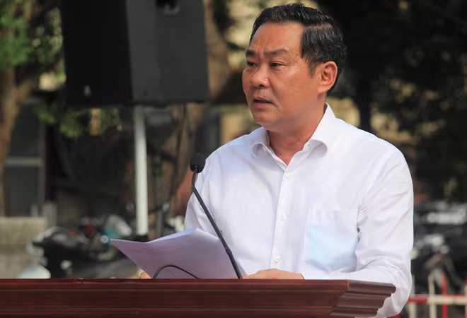 Ông Lê Hồng Sơn, Ủy viên Ban Thường vụ Thành ủy, Phó Chủ tịch UBND thành phố Hà Nội phát biểu tại buổi diễn tập PCCC và CNCH Ông Lê Hồng Sơn, Ủy viên Ban Thường vụ Thành ủy, Phó Chủ tịch UBND thành phố Hà Nội phát biểu tại buổi diễn tập PCCC và CNCH