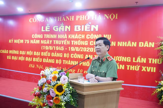 Trung tướng Nguyễn Văn Sơn, Thứ trưởng Bộ Công an phát biểu chỉ đạo tại Lễ khánh thành Nhà công vụ CATP Hà Nội Trung tướng Nguyễn Văn Sơn, Thứ trưởng Bộ Công an phát biểu chỉ đạo tại Lễ khánh thành Nhà công vụ CATP Hà Nội