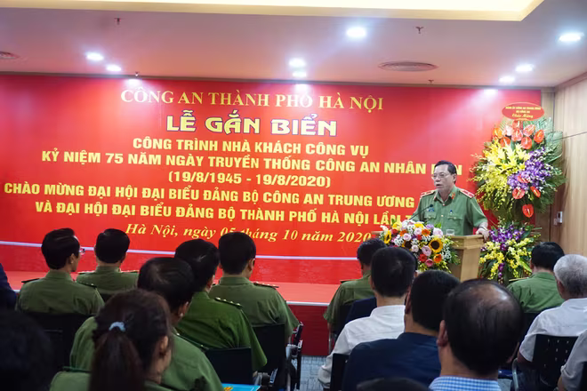 Thiếu tướng Nguyễn Hải Trung, Ủy viên Ban Thường vụ Thành ủy, Bí thư Đảng ủy, Giám đốc CATP Hà Nội phát biểu tại lễ khánh thành Thiếu tướng Nguyễn Hải Trung, Ủy viên Ban Thường vụ Thành ủy, Bí thư Đảng ủy, Giám đốc CATP Hà Nội phát biểu tại lễ khánh thành