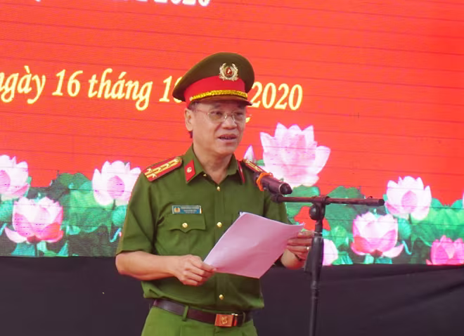 Đại tá Trần Ngọc Dương, Phó Giám đốc CATP phát biểu tại lễ diễn tập Đại tá Trần Ngọc Dương, Phó Giám đốc CATP phát biểu tại lễ diễn tập