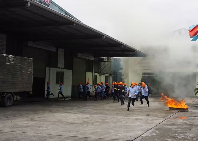 Lực lượng chữa cháy tại chỗ nhanh chóng tiếp cận chữa cháy Lực lượng chữa cháy tại chỗ nhanh chóng tiếp cận chữa cháy