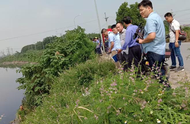 Đại tá Nguyễn Thanh Tùng, Phó Giám đốc CATP chỉ đạo lực lượng chức năng tìm kiếm thi thể nạn nhân đồng thời thực hiện các biện pháp điều tra vụ án Đại tá Nguyễn Thanh Tùng, Phó Giám đốc CATP chỉ đạo lực lượng chức năng tìm kiếm thi thể nạn nhân đồng thời thực hiện các biện pháp điều tra vụ án