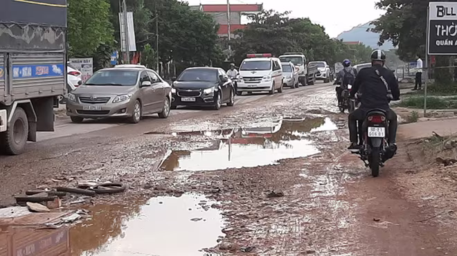 Quốc lộ 31 xuống cấp trầm trọng nhiều năm nay Quốc lộ 31 xuống cấp trầm trọng nhiều năm nay