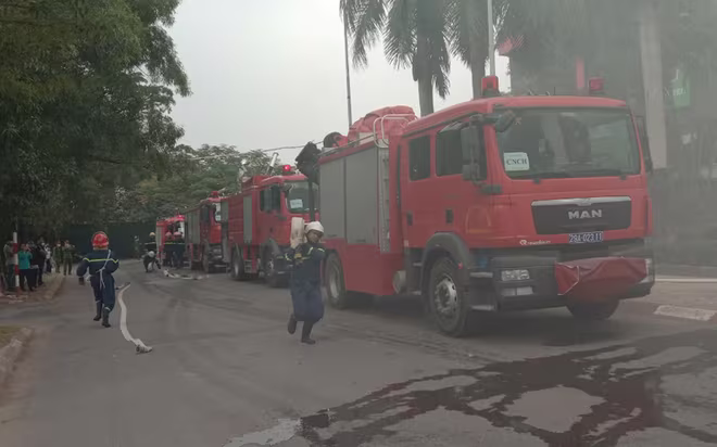 Việc diễn tập là biện pháp tuyên truyền trực quan tới người dân, qua đó thay đổi nhận thức, nâng cao ý thức đối với công tác PCCC và CNCH Việc diễn tập là biện pháp tuyên truyền trực quan tới người dân, qua đó thay đổi nhận thức, nâng cao ý thức đối với công tác PCCC và CNCH