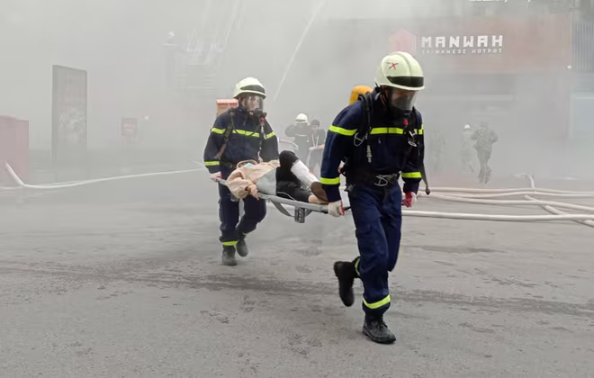 Tình huống diễn tập giúp các nhân viên tham gia có thêm kinh nghiệm, kỹ năng xử lý tình huống khi có sự cố Tình huống diễn tập giúp các nhân viên tham gia có thêm kinh nghiệm, kỹ năng xử lý tình huống khi có sự cố