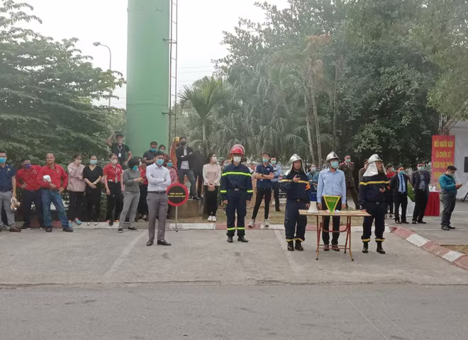 Ban chỉ huy diễn tập chữa cháy, cứu nạn, cứu hộ diễn tập tại siêu thị BigC Ban chỉ huy diễn tập chữa cháy, cứu nạn, cứu hộ diễn tập tại siêu thị BigC