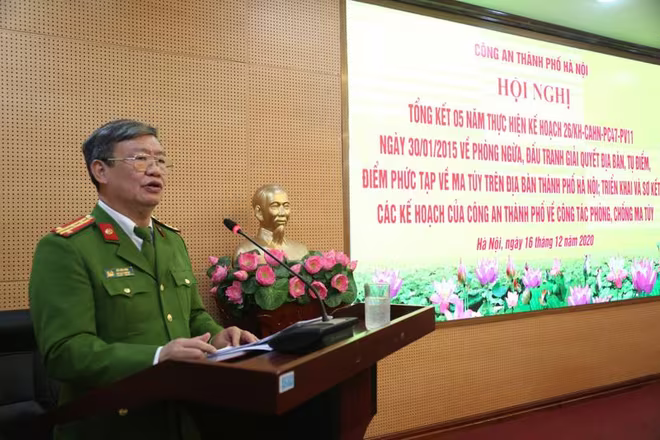 Đại tá Vũ Văn Hậu - Phó Cục trưởng Cục Cảnh sát điều tra tội phạm về ma túy- Bộ Công an phát biểu tại hội nghị