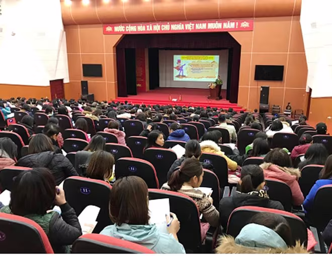 Gần 1.000 cán bộ, giáo viên tham gia tập huấn, tuyên truyền an toàn PCCC Gần 1.000 cán bộ, giáo viên tham gia tập huấn, tuyên truyền an toàn PCCC