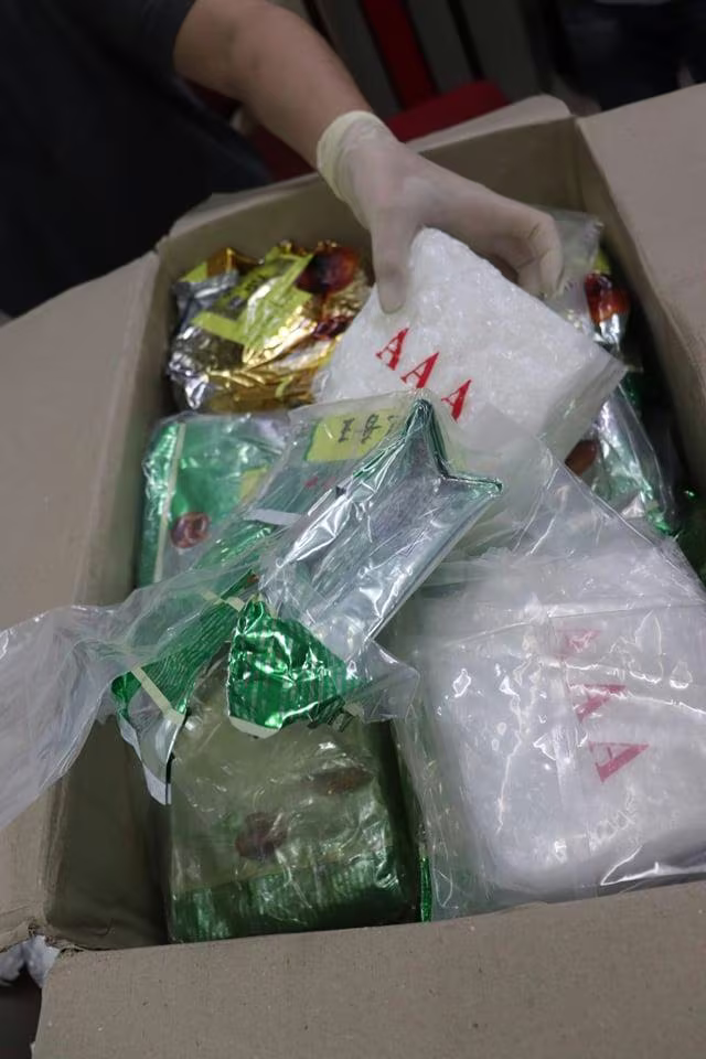 Cơ quan công an thu giữ gần 60 kg ma tuý tổng hợp do nhóm đối tượng vận chuyển