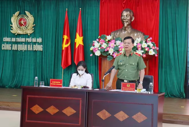 Thiếu tướng Đào Thanh Hải, Phó Giám đốc CATP Hà Nội biểu dương kết quả đạt được của Cụm thi đua số 8- CATP