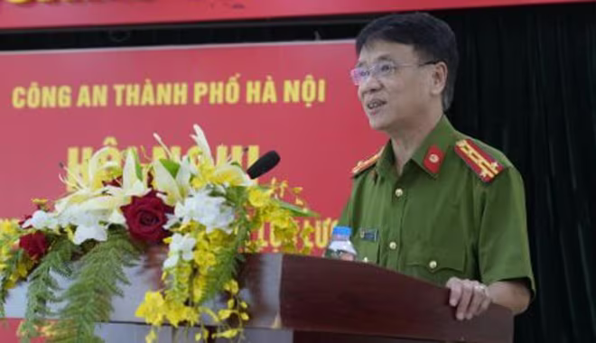 Đại tá Trần Ngọc Dương, Phó Giám đốc CATP Hà Nội phát biểu chỉ đạo tại hội nghị Đại tá Trần Ngọc Dương, Phó Giám đốc CATP Hà Nội phát biểu chỉ đạo tại hội nghị