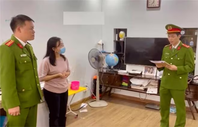 Cơ quan CSĐT đọc lệnh khởi tố bị can Phạm Thị Lan