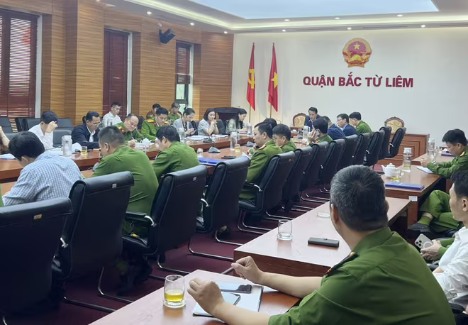 Ông Lưu Ngọc Hà - Chủ tịch UBND quận Bắc Từ Liêm chủ trì hội nghị Ông Lưu Ngọc Hà - Chủ tịch UBND quận Bắc Từ Liêm chủ trì hội nghị
