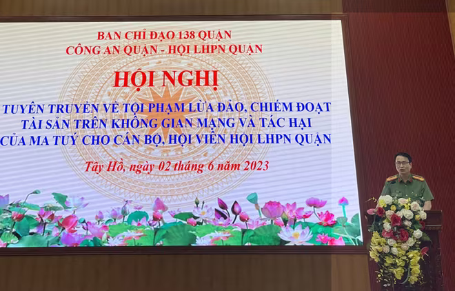 Thượng tá Lê Hồng Hải, Phó trưởng CAQ Tây Hồ phát biểu tại hội nghị Thượng tá Lê Hồng Hải, Phó trưởng CAQ Tây Hồ phát biểu tại hội nghị