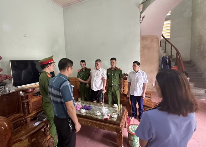 Cơ quan Cảnh sát điều tra công bố các quyết định tố tụng đối với Linh Văn Túc Cơ quan Cảnh sát điều tra công bố các quyết định tố tụng đối với Linh Văn Túc